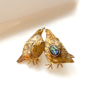 art jewelry marble　鳥二羽ブローチ