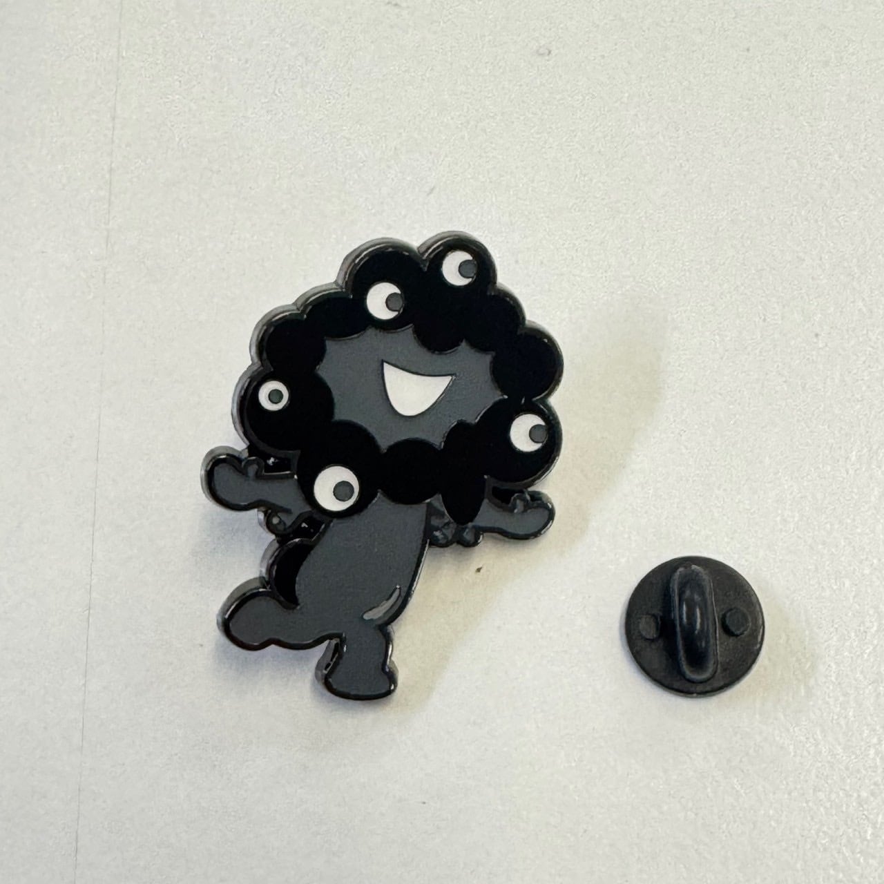 大阪・関西万博〉ピンバッジ ver.黒ミャクミャク | ヘソプロダクション