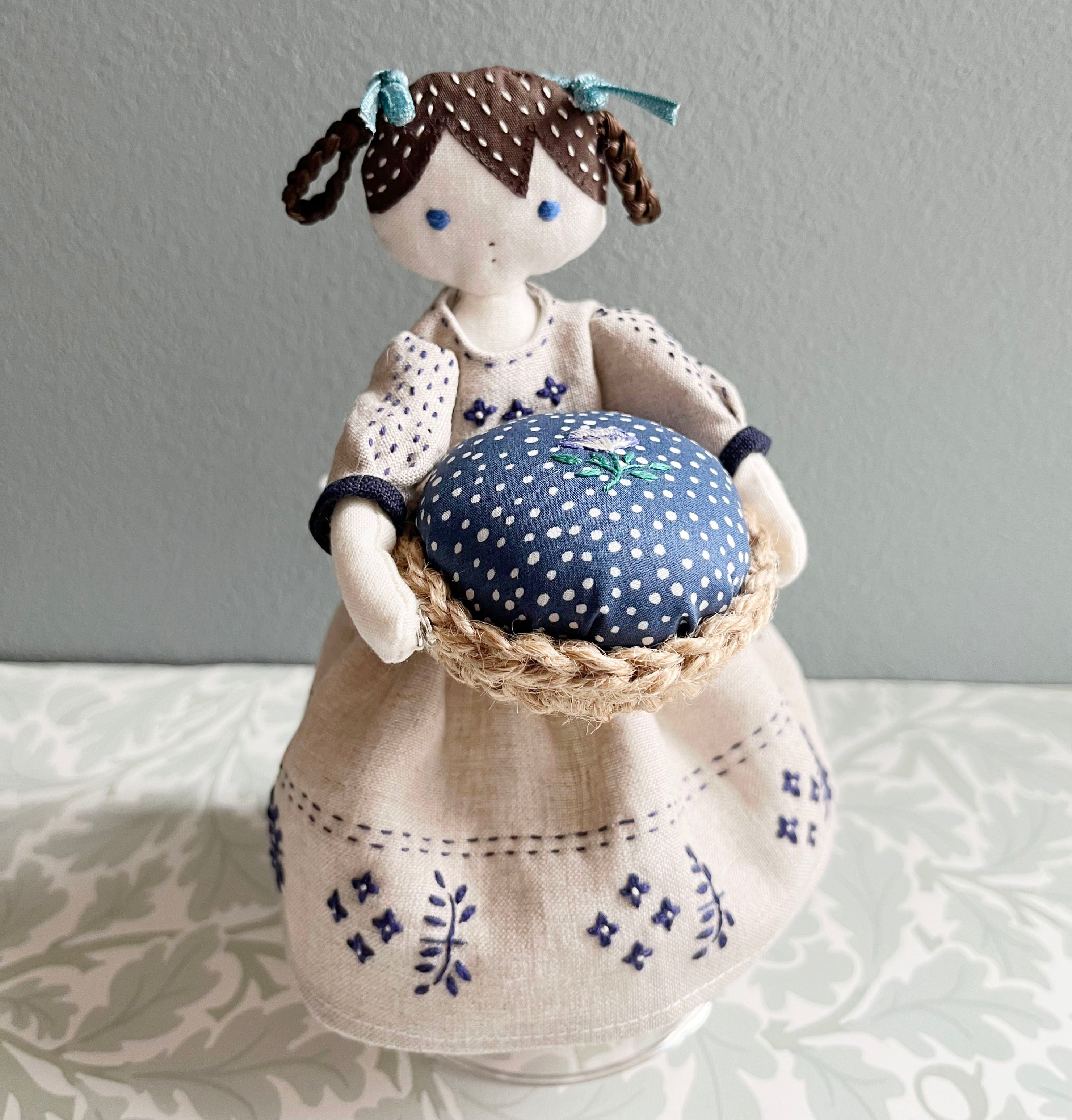 刺繍作品「ソーイングメイドさんの箱」