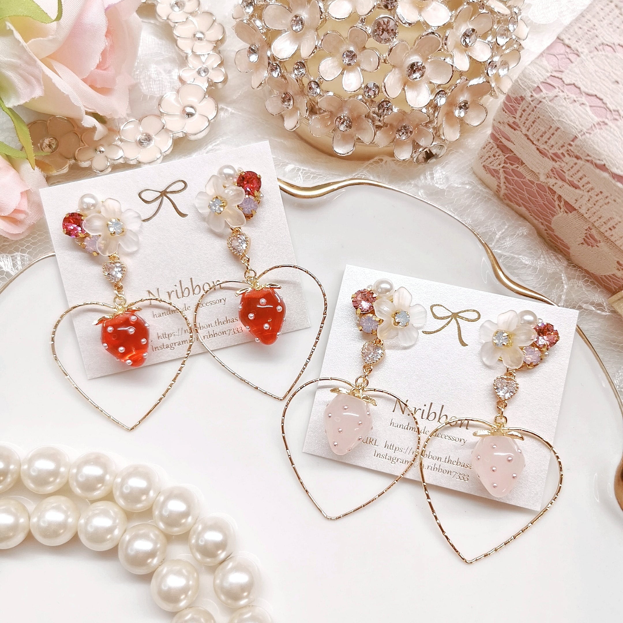 《 crystalflowerスワロフスキービジュー × 苺ハートフープ　 》 ピアス/イヤリング | N.ribbon  ＊handmadeaccessories＊ powered by BASE