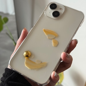 【全機種対応】手描きペイントタッチのアートスマホケース/マスタードベージュ｜iPhone・android全機種対応
