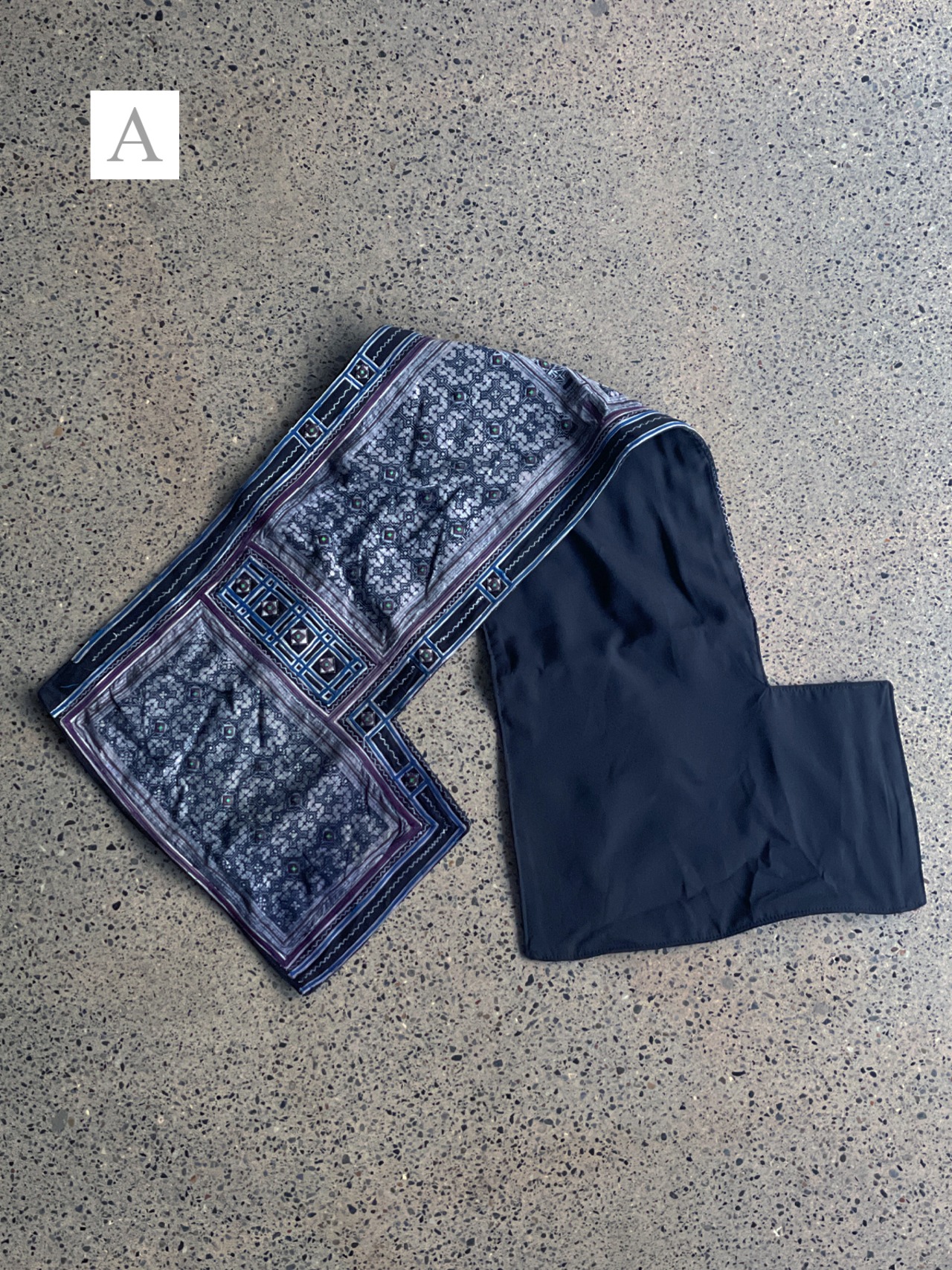 H'mong tribe／Vintage fabric shawl