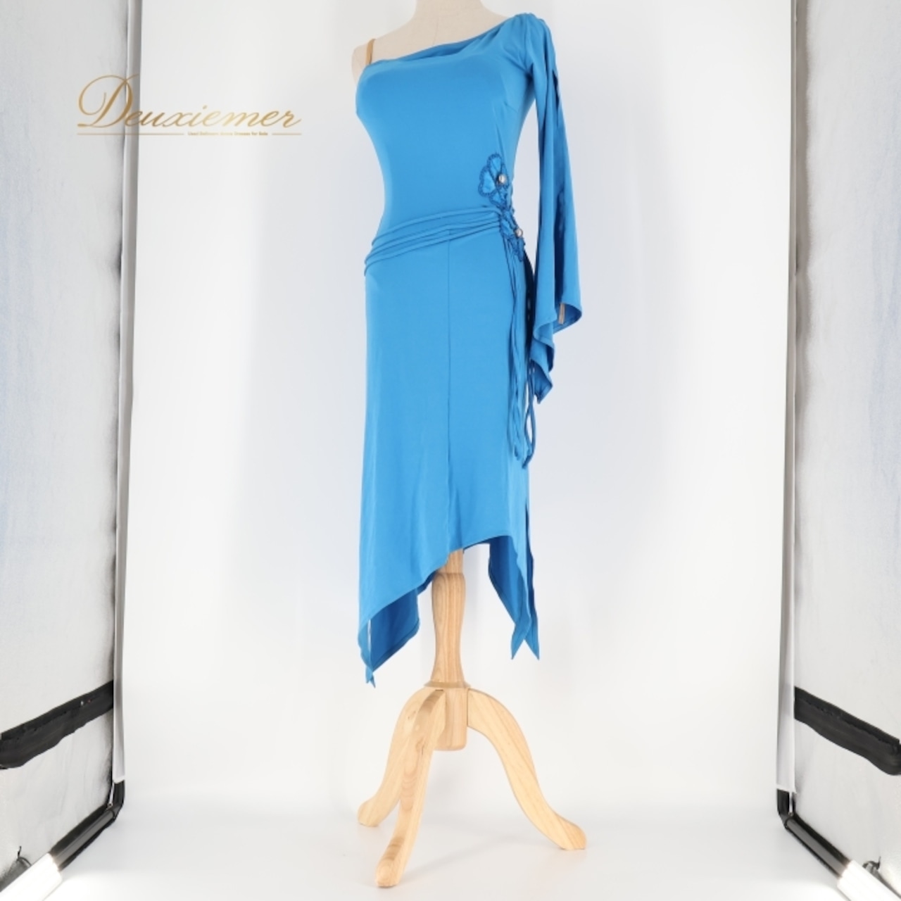 社交ダンス 衣装 チャコット Chacott 日本製 ラテン ドレス ワンピース ブルー系 水色 無地 伸縮 ストレッチ ダンス パーティ 発表会 花 ドレス ワンピース 社交ダンス衣装 おしゃれ 可愛い 発表会衣装 大人用 ダンスパーティー レディース Mサイズ