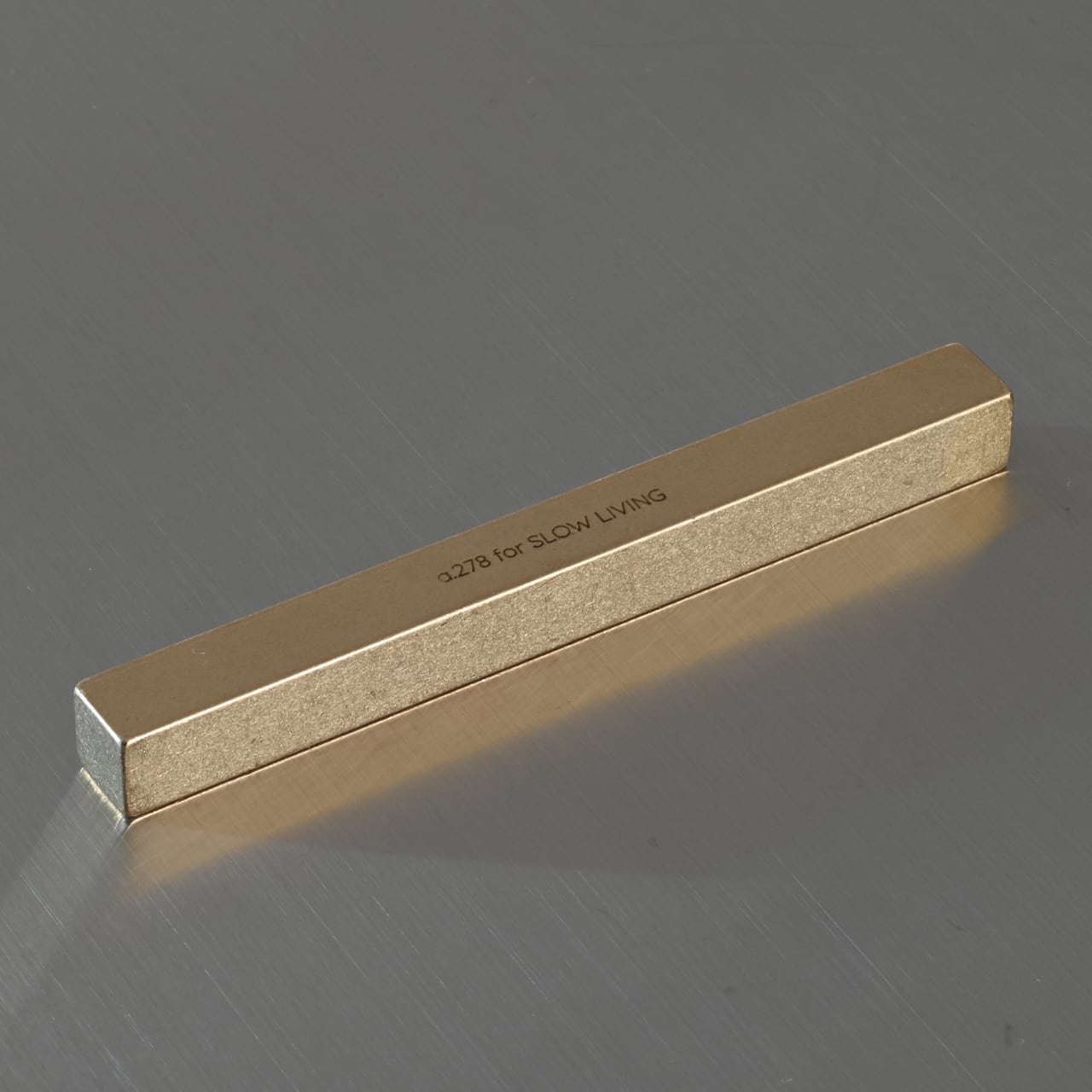 シンプルな真鍮のカトラリーレスト L100》Brass Cutlery Rest L100｜a