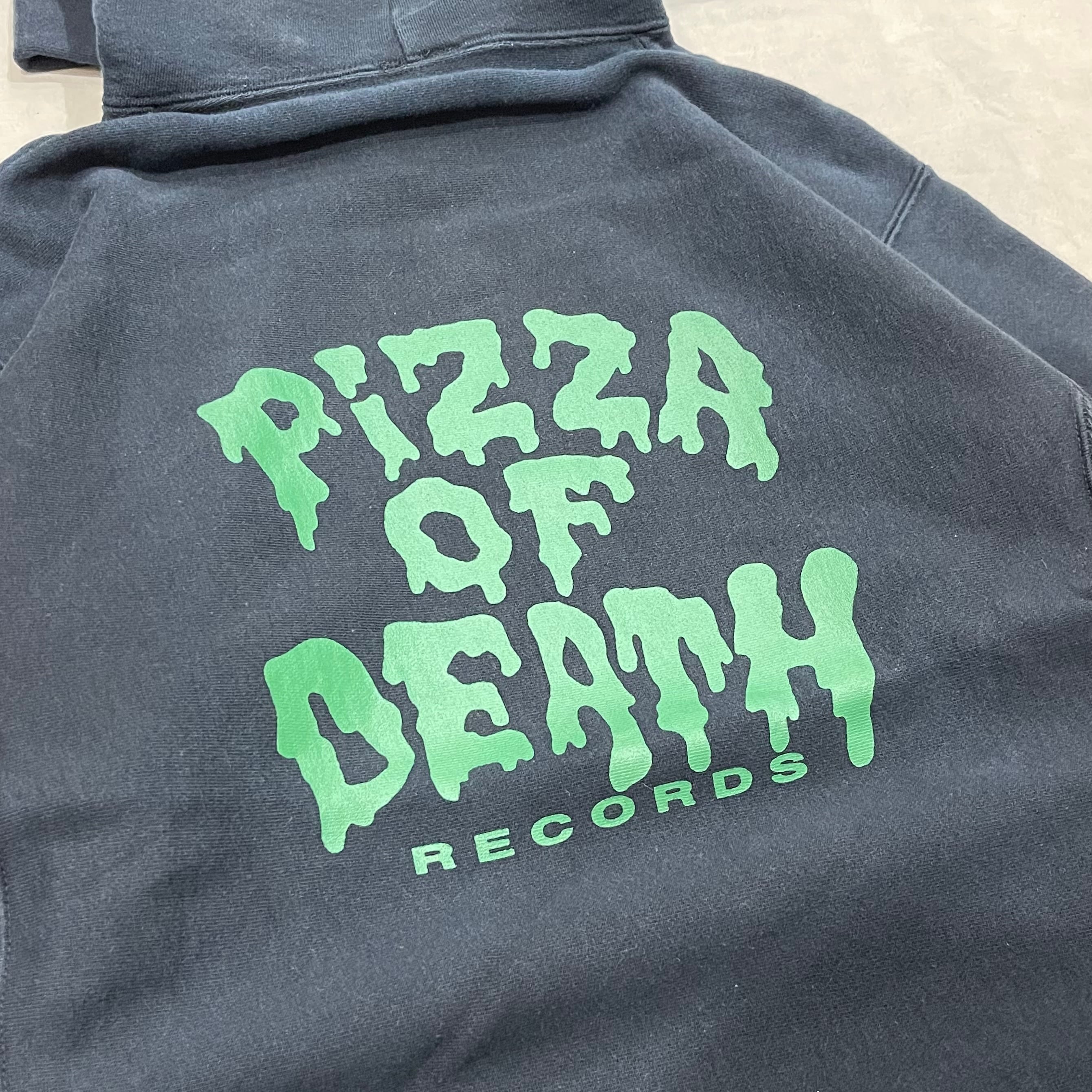 PIZZA OF DEATH / ピザ オブ デス プリントロゴパーカー ブラック