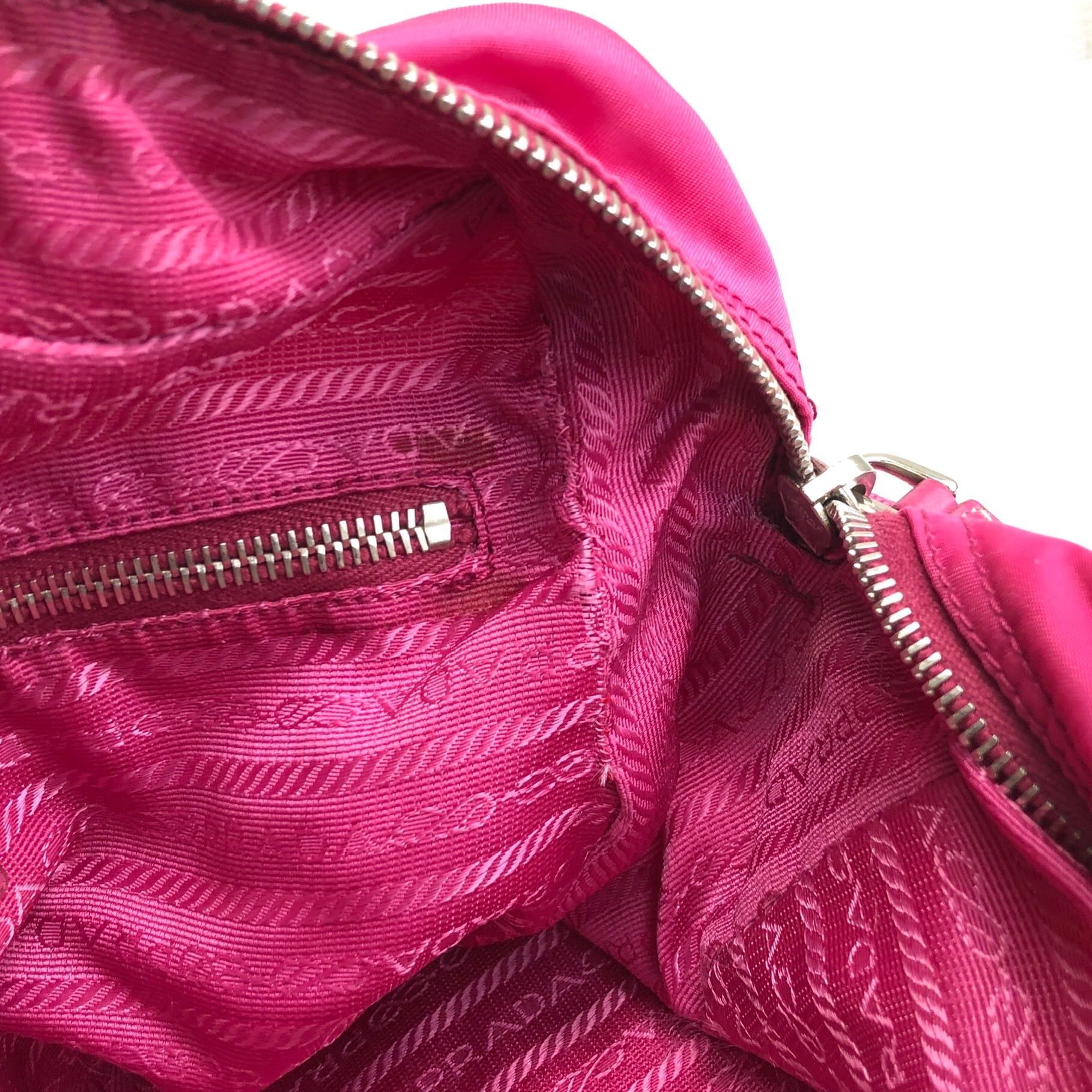 PRADA プラダ ショルダーバッグ ピンク トライアングルロゴ ナイロン