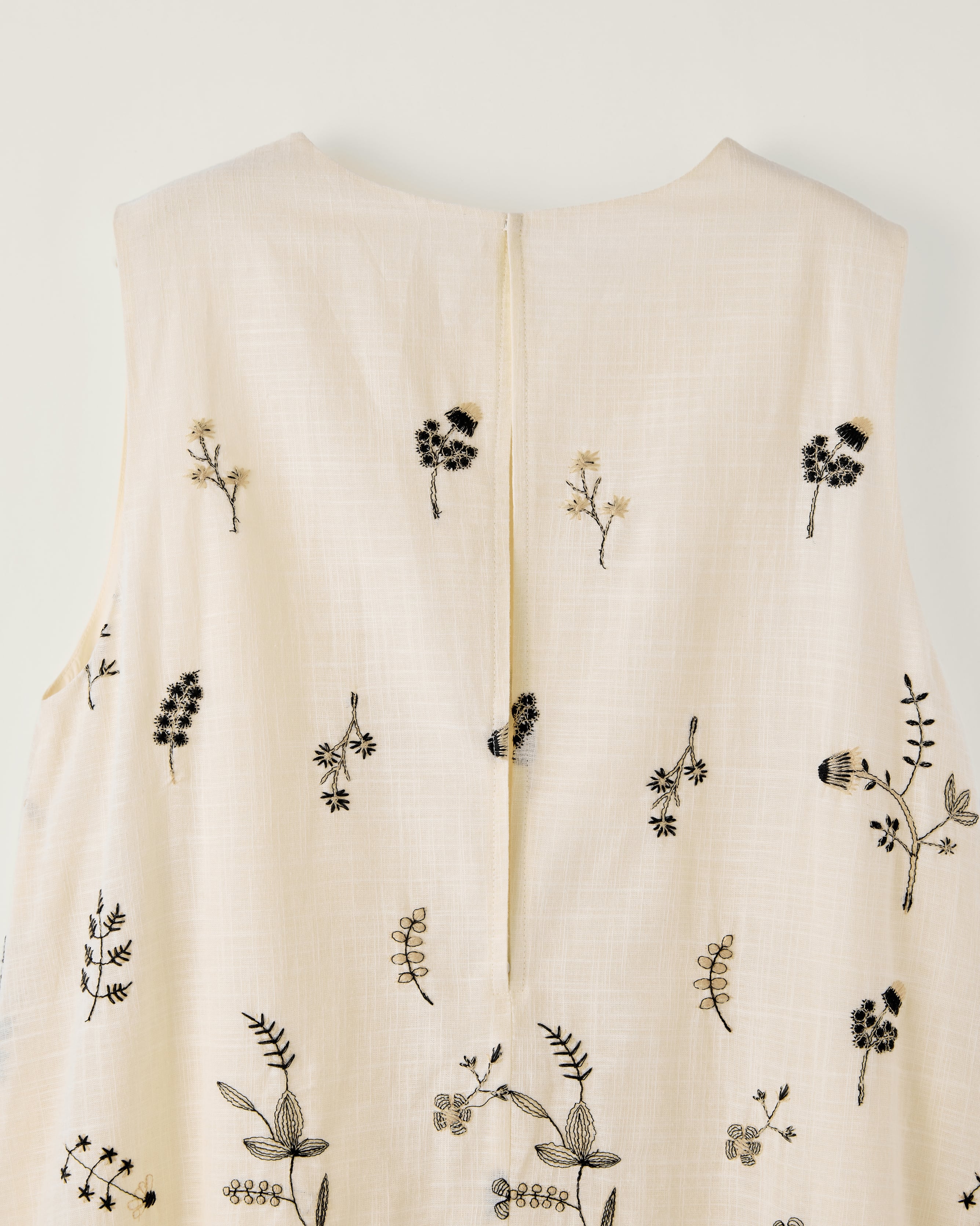 DU260504 Embroidery Cotton One Piece 【T sizeあり】【Re Stock