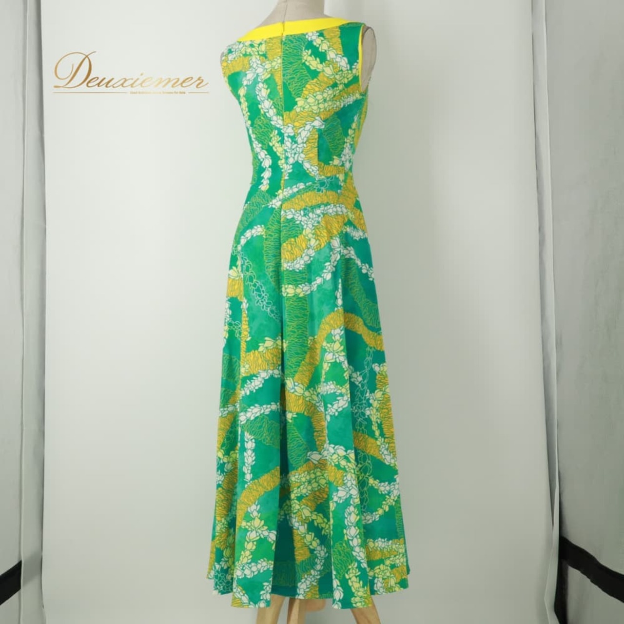 フラダンス 衣装 mmy modernistic ワンピース ドレス グリーン系 花柄 植物柄 ノースリーブ ハワイアンプリント ハワイアン アロハ フラ ダンス レッスン 練習 ハワイアンダンス フレアスカート 緑 黄 白 イエロー系 ホワイト系 華やか 鮮やか かわいい おしゃれ 上品 大人っぽい