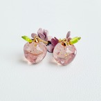 小さな桜リンゴのミニチュアピアス　イヤリング