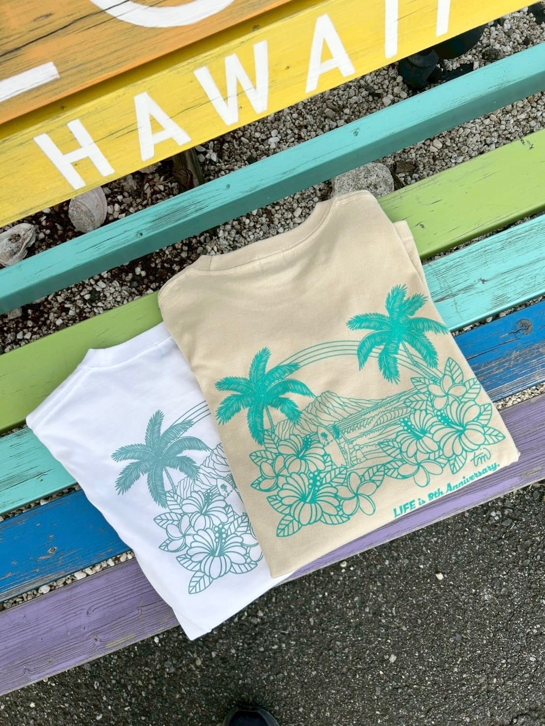 LIFE is × TAMOコラボ ワンカラーロンT ￥7,000(￥7,700)