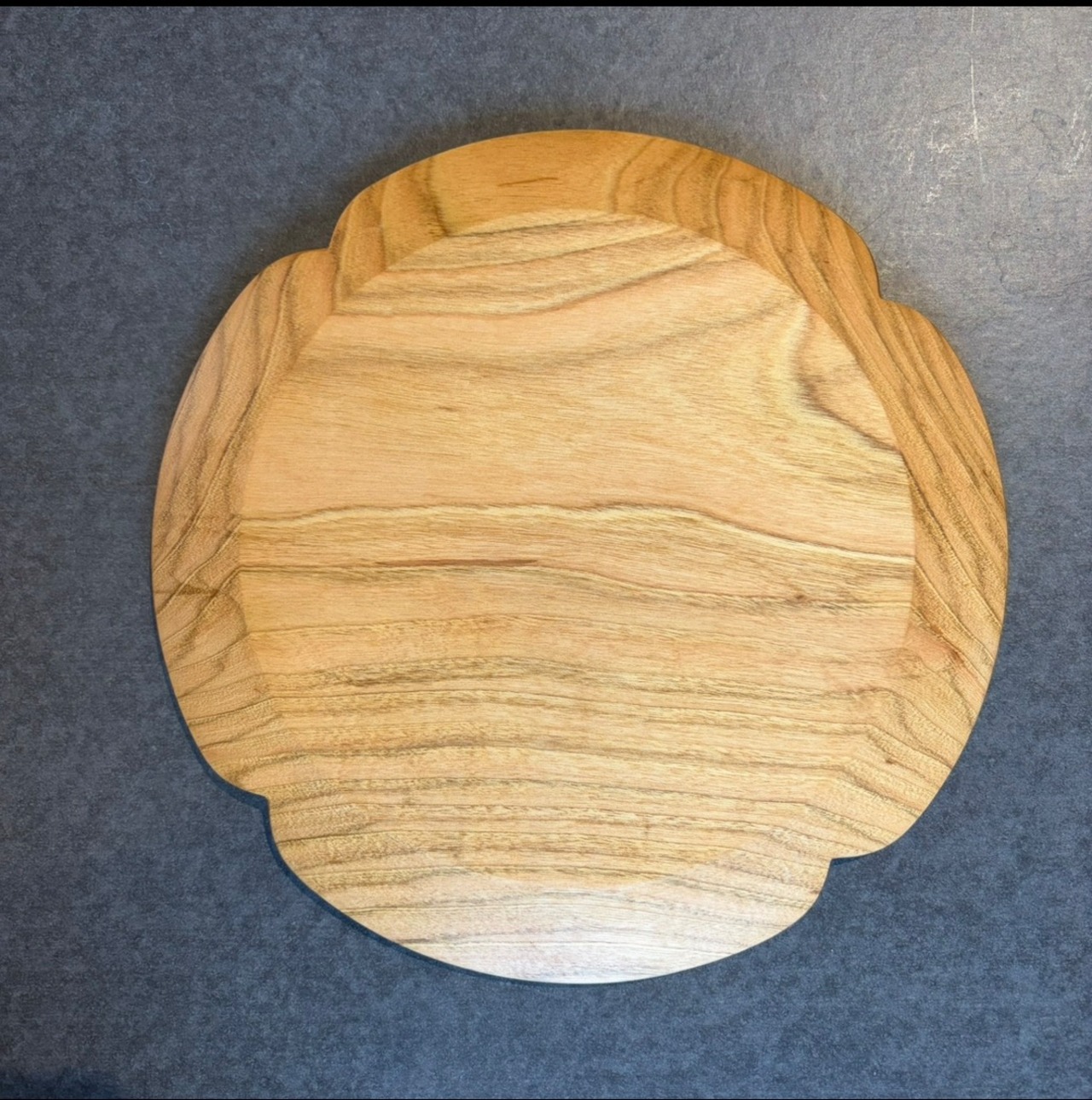 花型パン皿（大）ウォールナット　木工房 玄