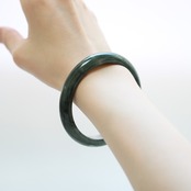 【内径 約60mm】 komaru Black 翡翠バングル A貨翡翠 jd_bg1548