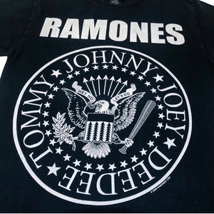 “RAMONES” print black T-shirts