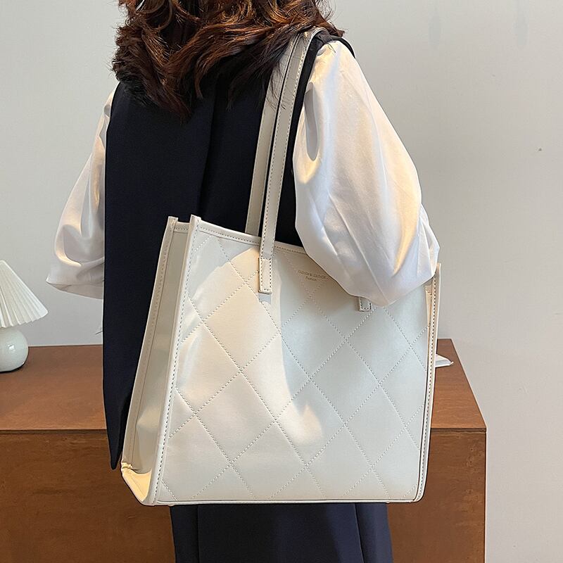 カジュアルショルダーバッグオータムウィンター 秋物 冬物 トートバッグ Tiancai_Wing_Bag53075355714