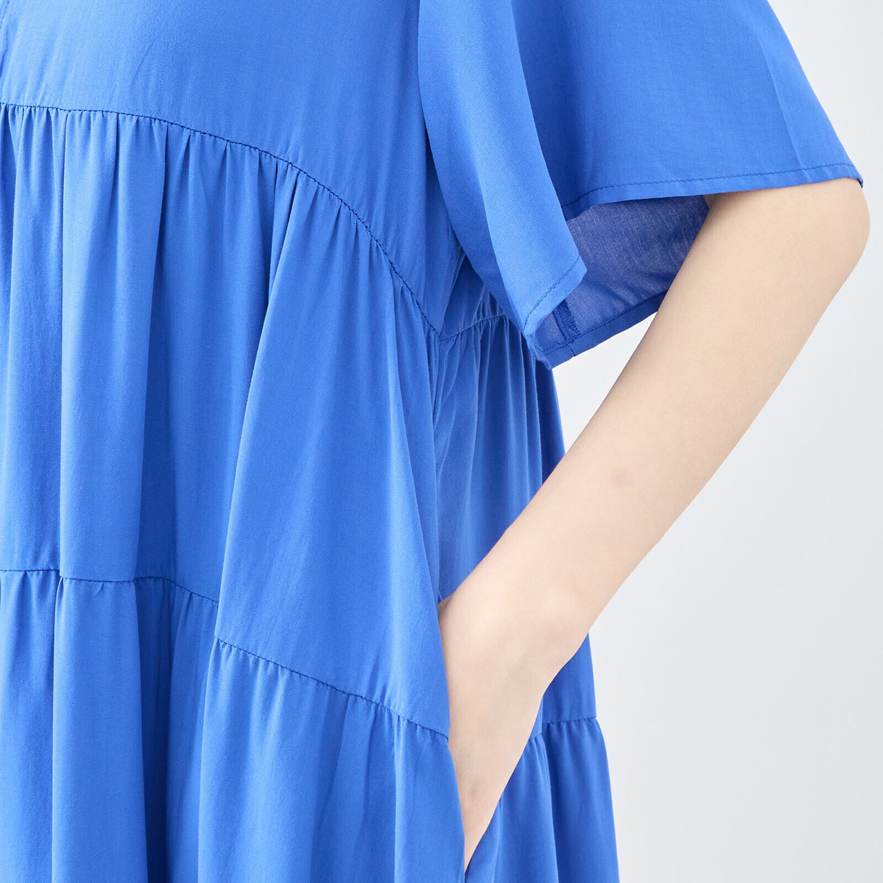 TRUBE Vネックマキシ丈ティアードワンピース【M~L】ロイヤルブルー