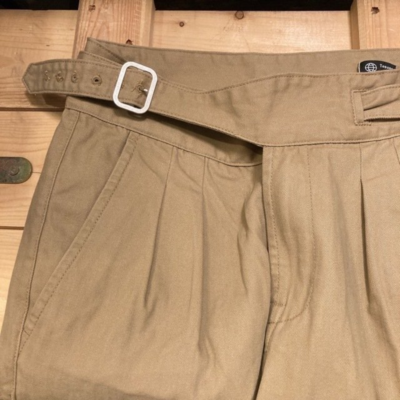 Topanga Men's　ヘリンボーンツイルグルカパンツ　ベージュ