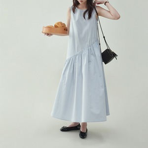 sleeveless dress with asymmetric frill