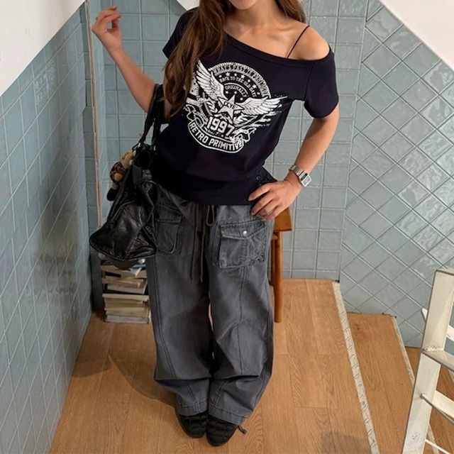 ワンショルダーレトロエンブレムグラフィックTシャツ 2col R02446