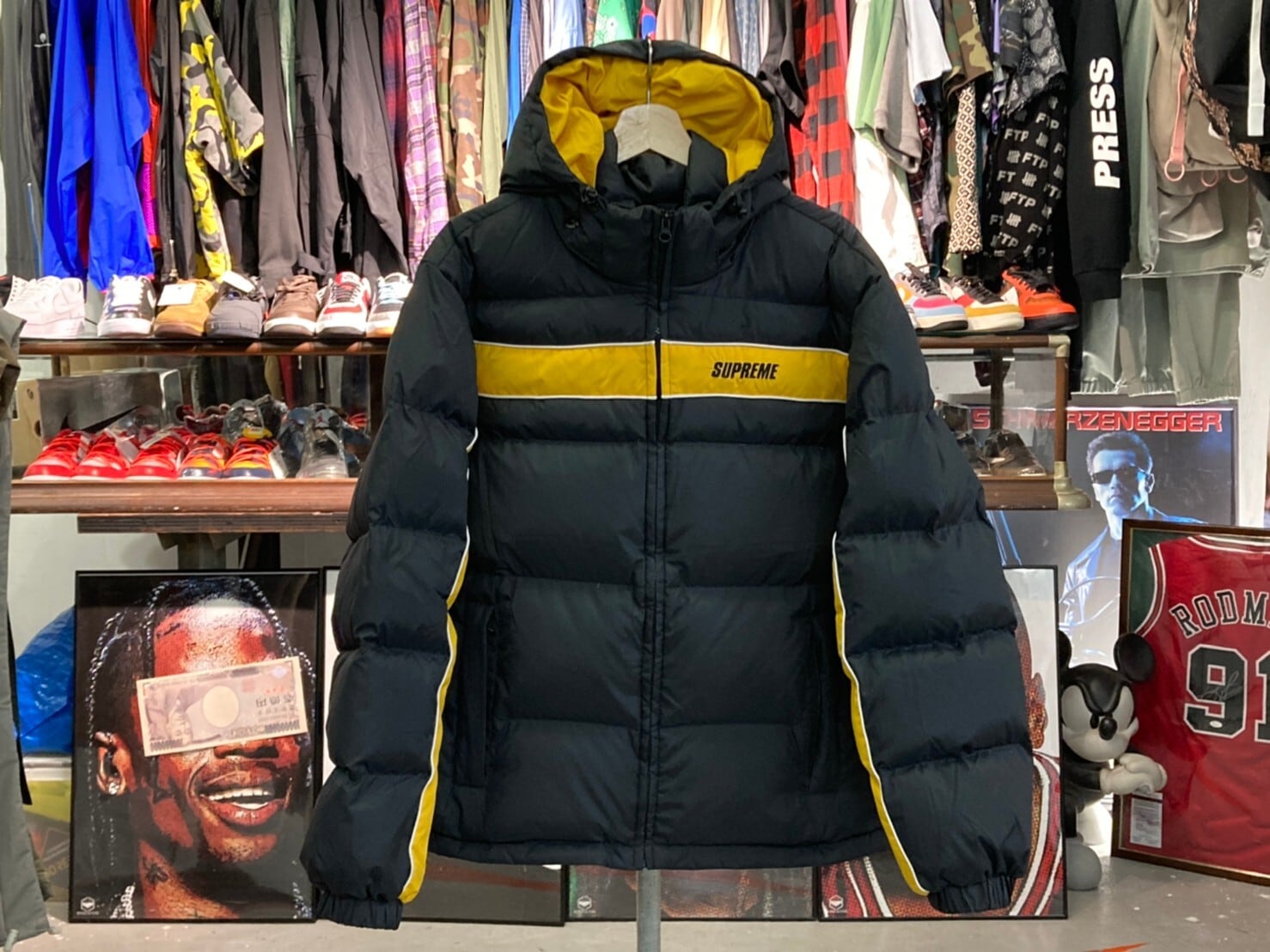 20%OFF Supreme STRIPE PANEL DOWN JACKET BLACK MEDIUM KC3760 