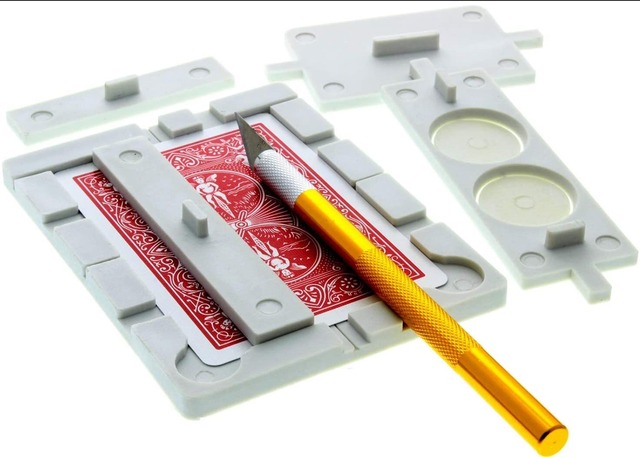 マジック道具 手品グッズ ギミックカード作成万能ジグ トランプカード加工キット カッター付き カーディシャン