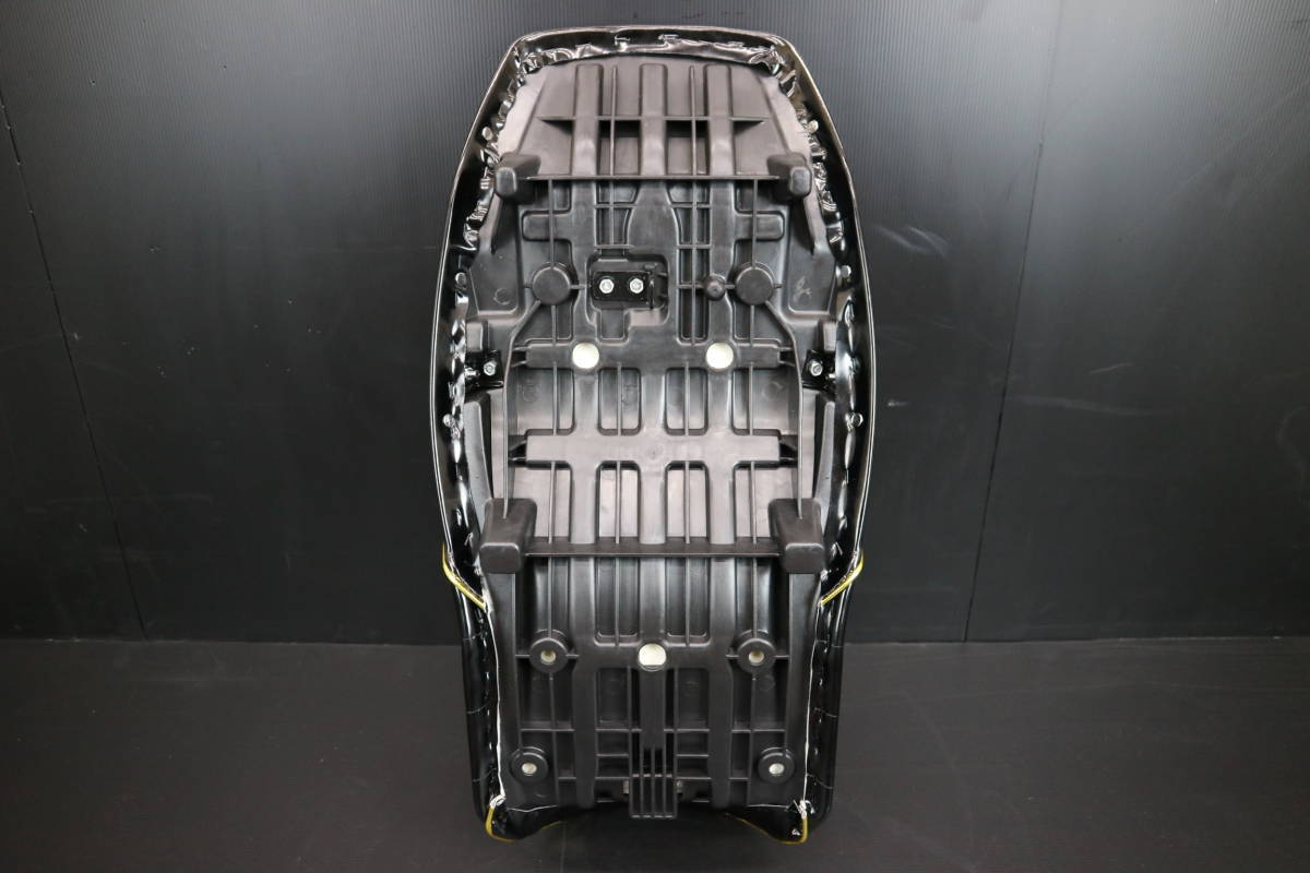 xjr400r RH02J 三段シート XJR400後期 タックロール シート 黒金