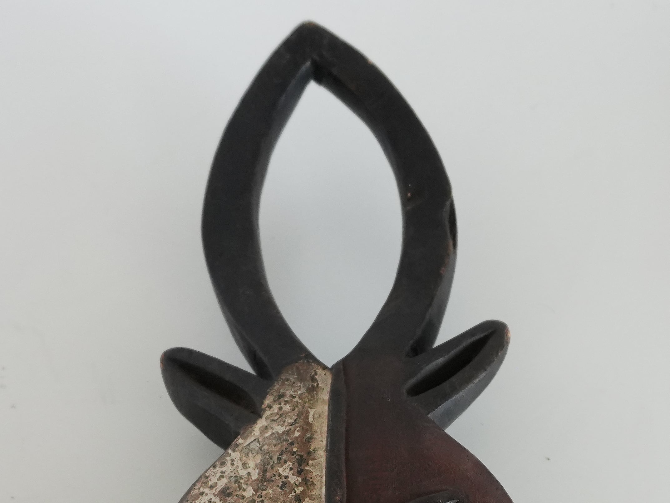 ムボレ族？クエレ族？クウェレ族？アフリカ彫像木彫り像オブジェ　ガボン？ バウレ族木彫立像 高さ38cm アフリカンアート （c301-11