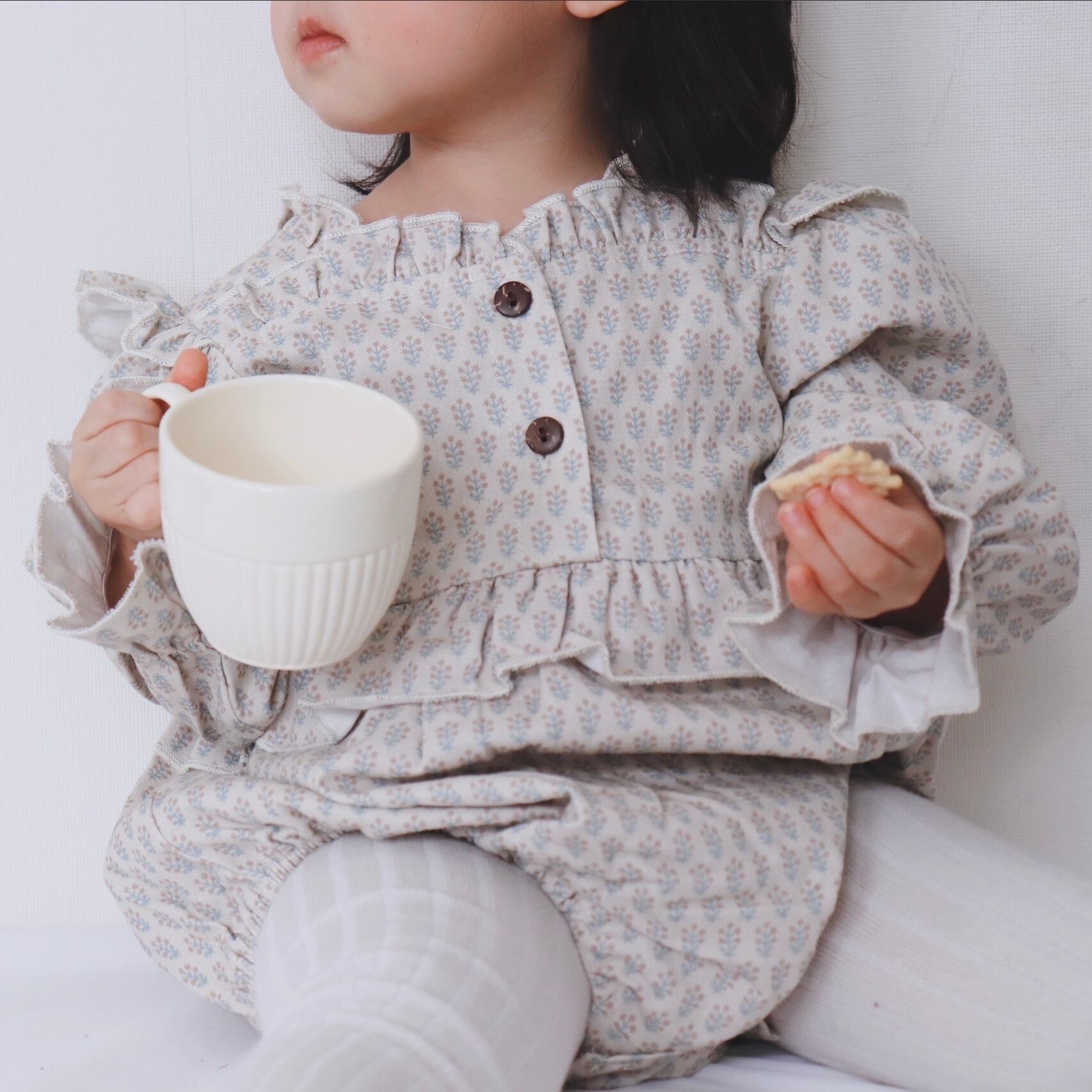 【取寄】花柄フリルロンパース