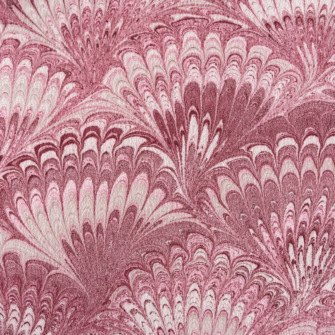 「ラズベリーレッド×グレージュ」花火柄〜洗えるきもの（シルジェリー）〜