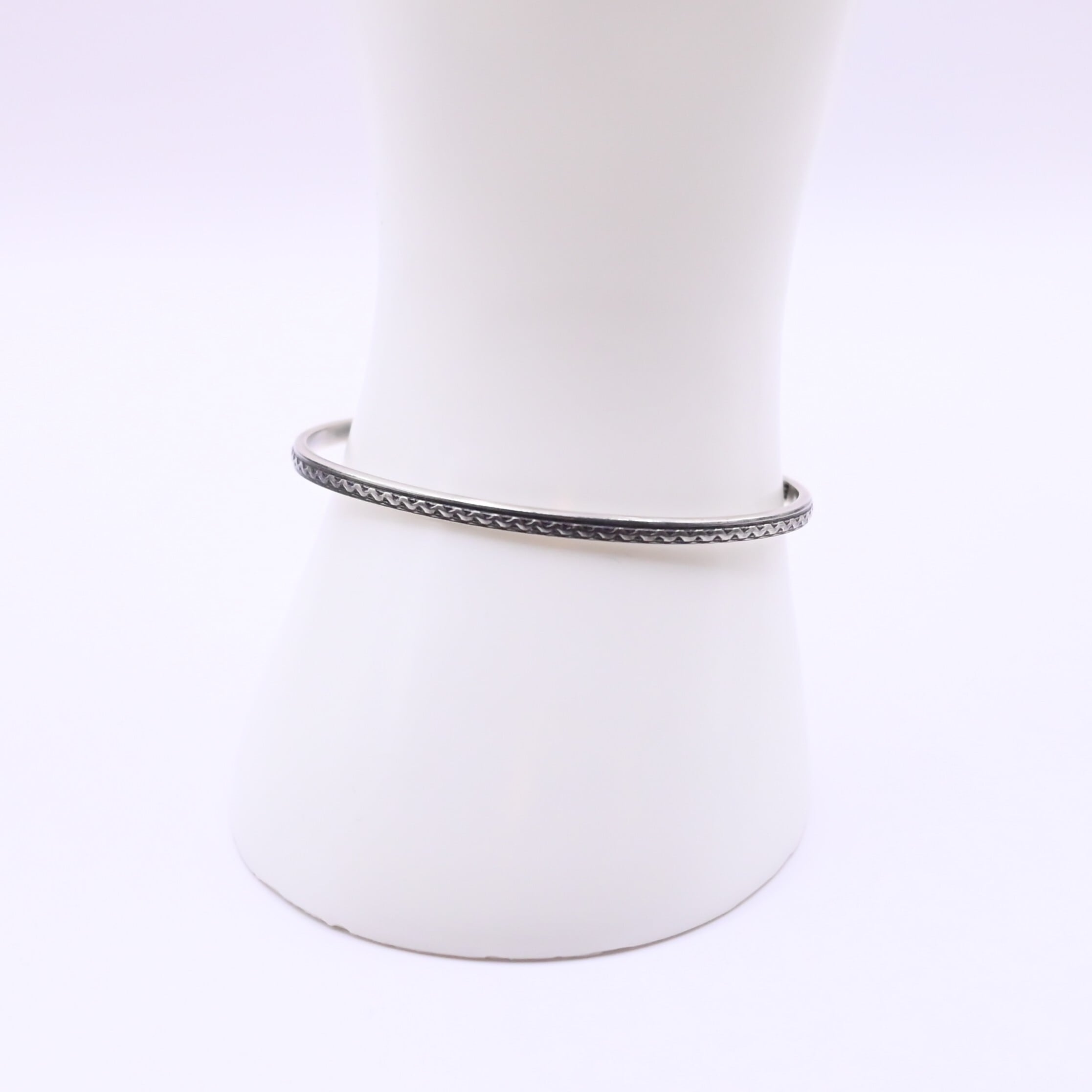 ERICKA NICOLAS BEGAY / STAMP BANGLE-02(L) | GANKO