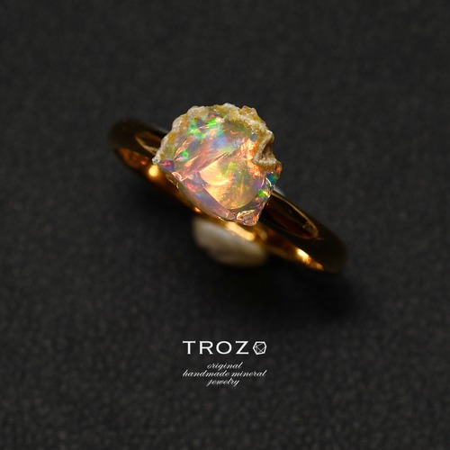 【004 Opal Fest 2022】 エチオピアンオパール 鉱物原石 ピンキーリング 天然石 アクセサリー (No.2716)