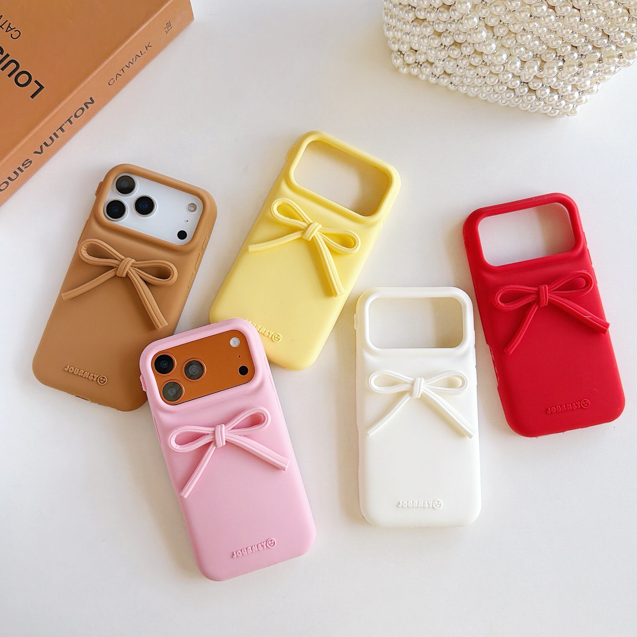 リボン iPhone 17 16 15 14 13 ケース シリコン かわいい 立体