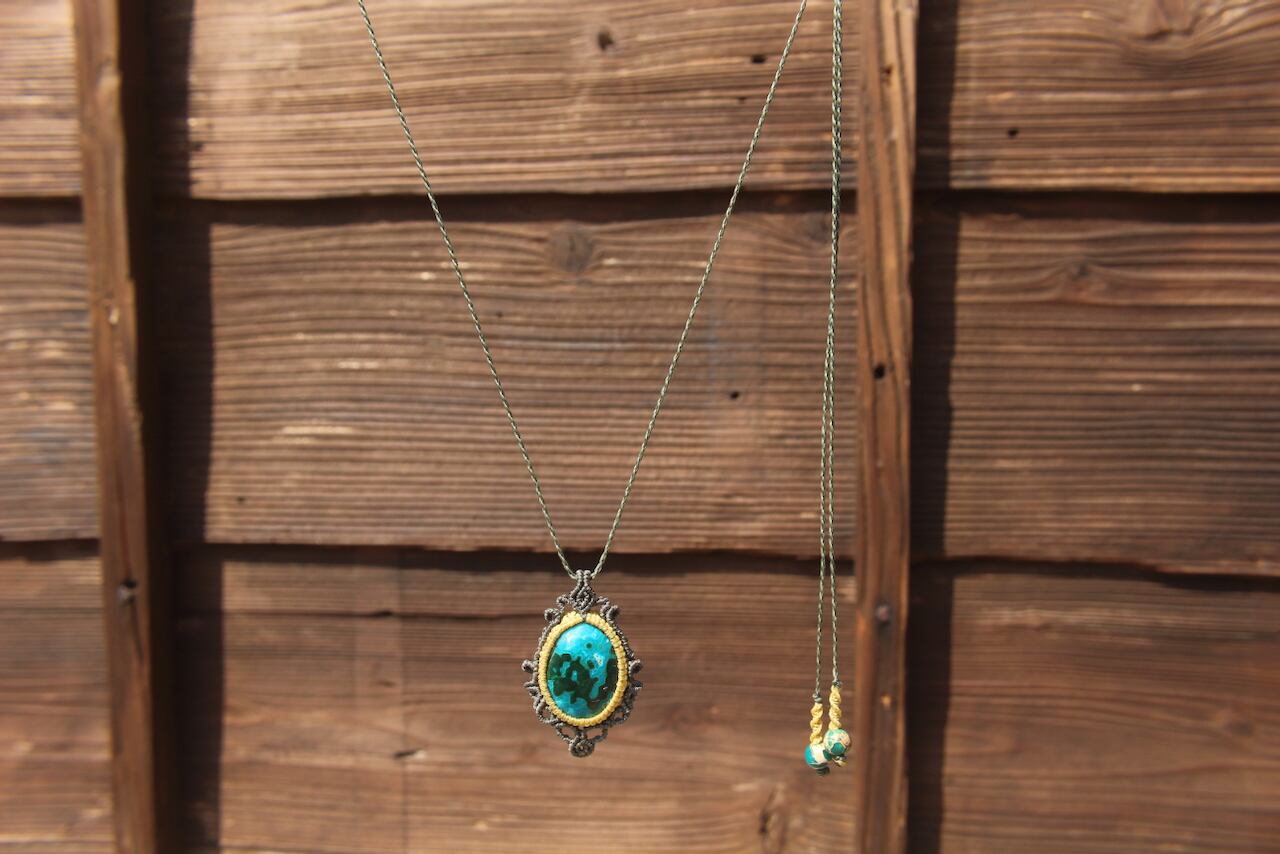 Chrysocolla malachite micro macrame pendant