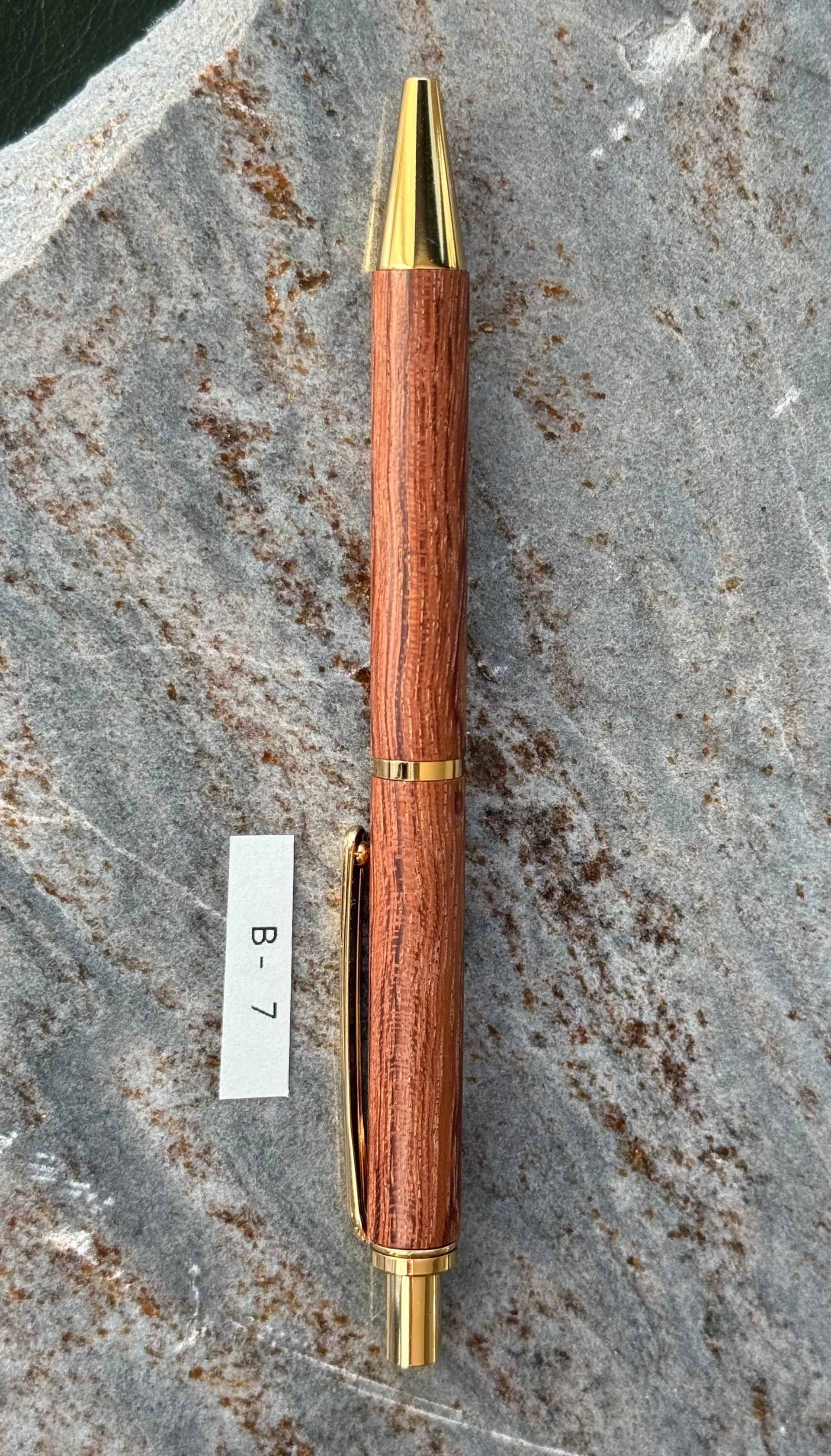 ⑮Bハンドメイド木軸シャーペン花梨瘤紅白赤濃いめ 赤 シャーペン