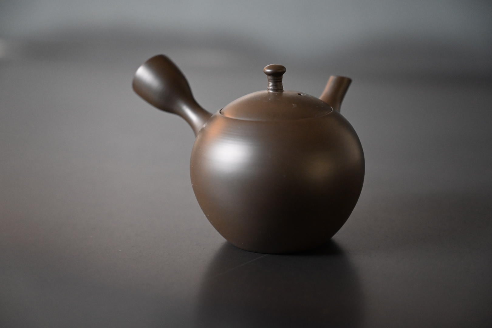 梅原タツオ 朱泥急須 | 鎌倉倶楽部 茶寮