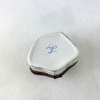 陶器の小物入れ　　植物手描き　葉っぱレリーフ　 19otg16-3