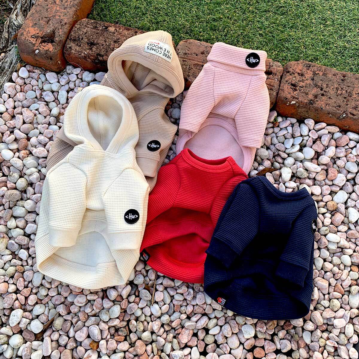 犬の服☆フワフワ気持ち良いワッフルニットのパーカーは良く伸びるので