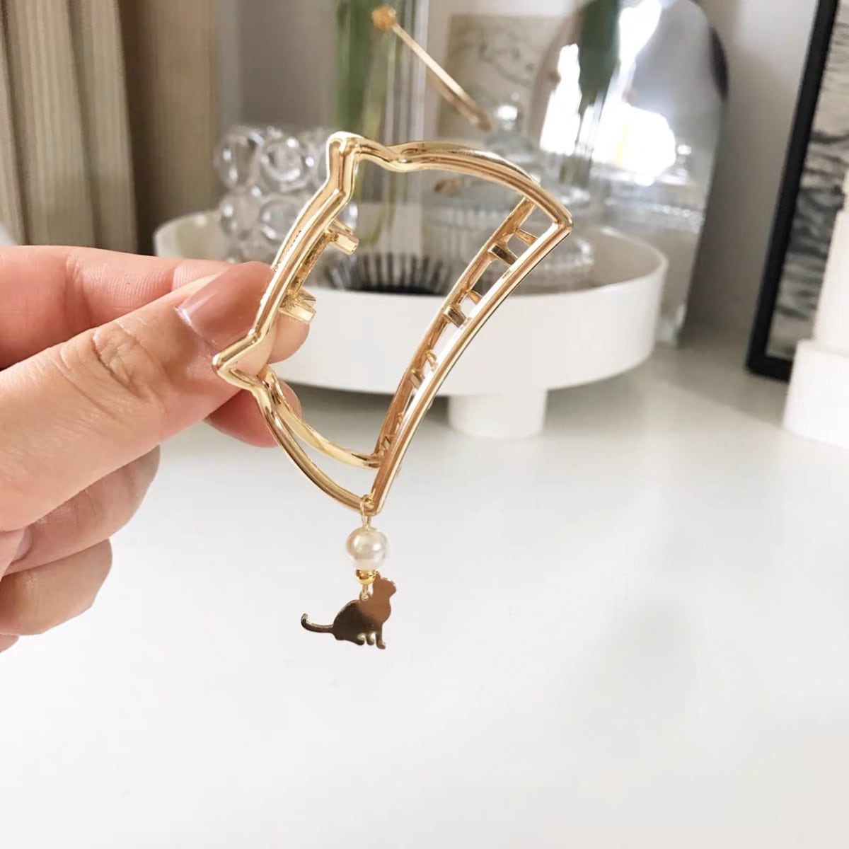 じゃれねこちゃんとひまわり　ヘアクリップ　とらねこ じゃれねこちゃんとひまわりヘアクリップとらねこ