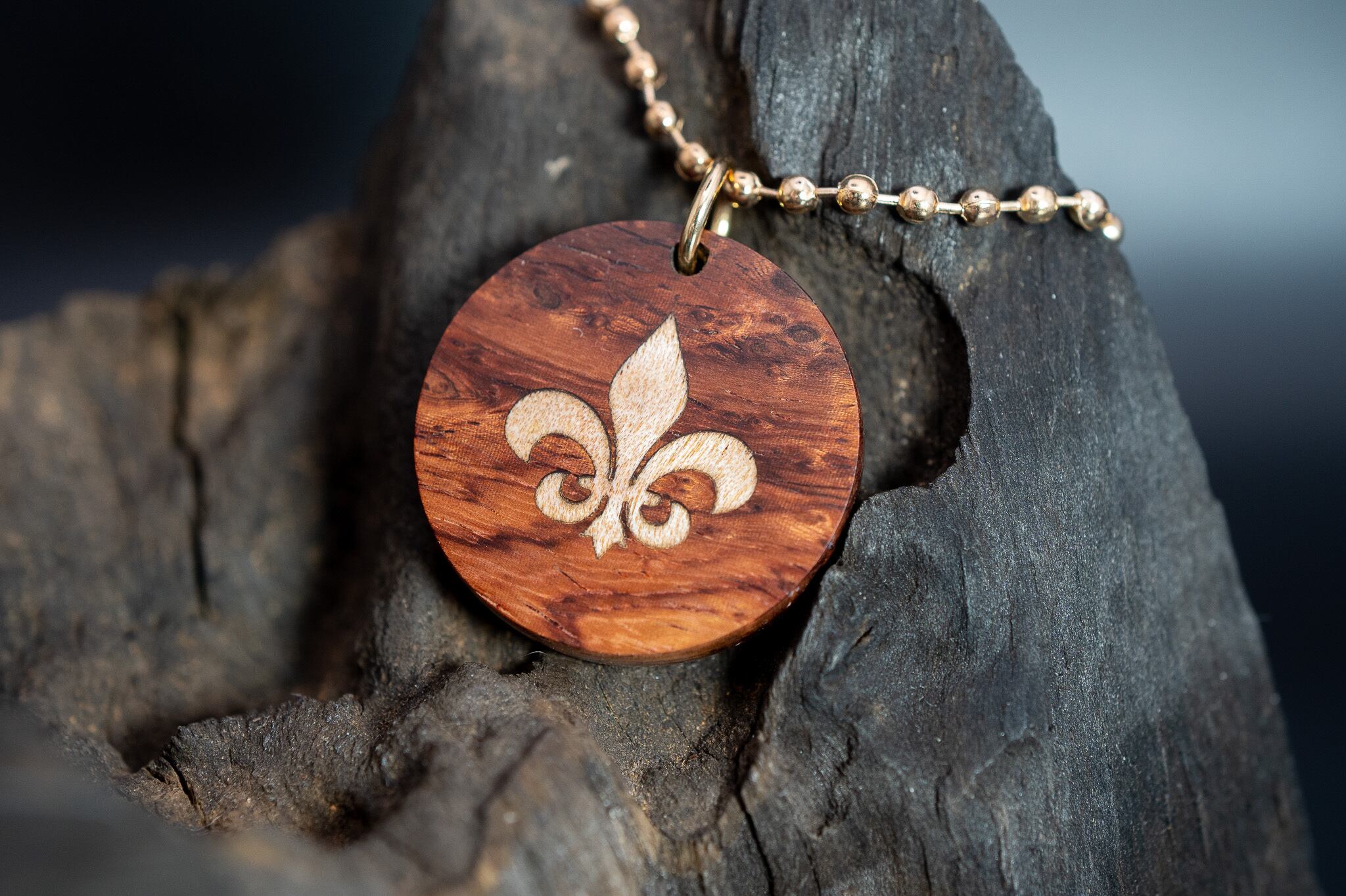 【最高峰の鳥眼杢】バーズアイローズウッド ラウンド タグ 象嵌 フルールドリス