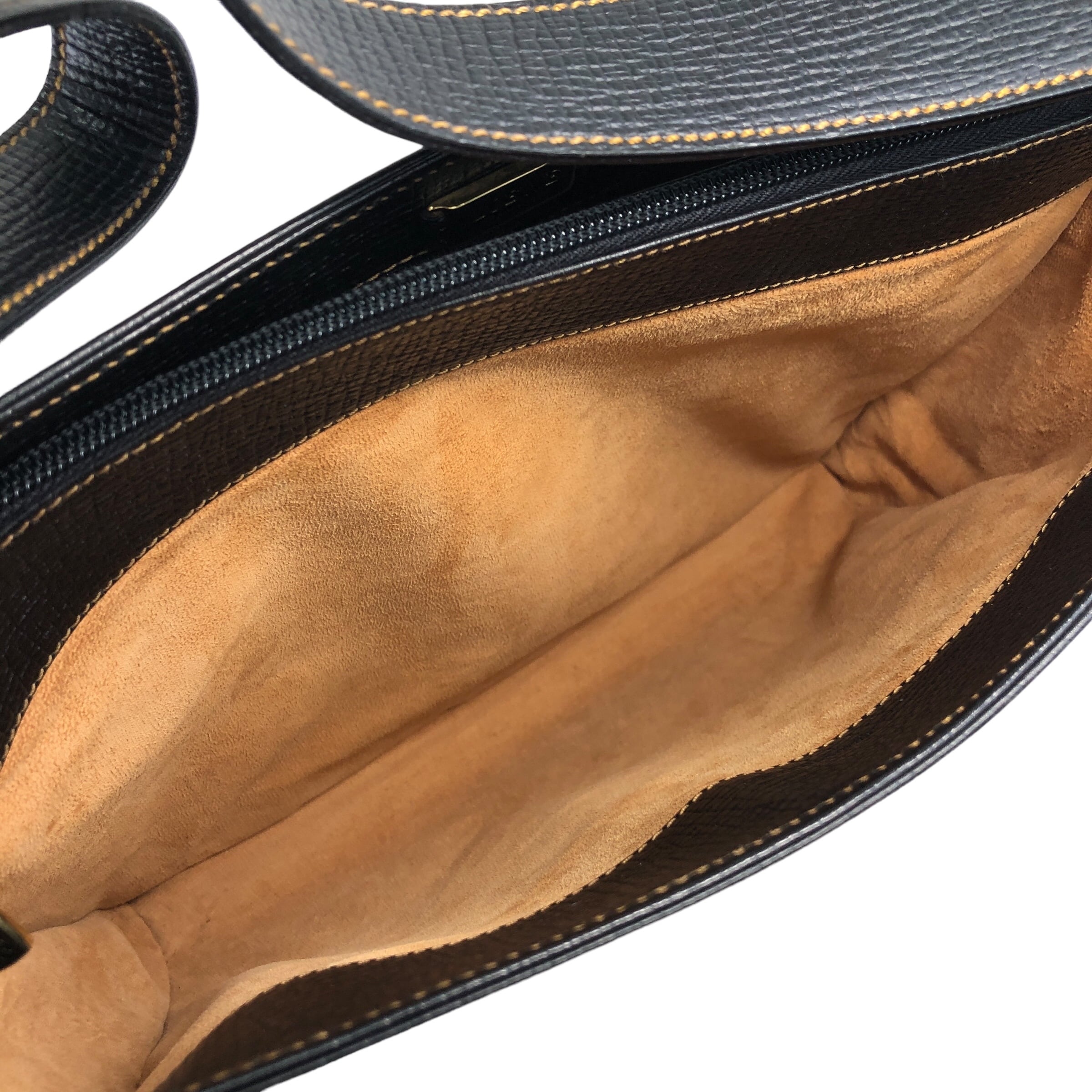 LOEWE ロエベ ショルダーバッグ ブラック ロゴ型押し レザー LOEWE ロエベ ショルダーバッグ ブラック ロゴ型押し レザー