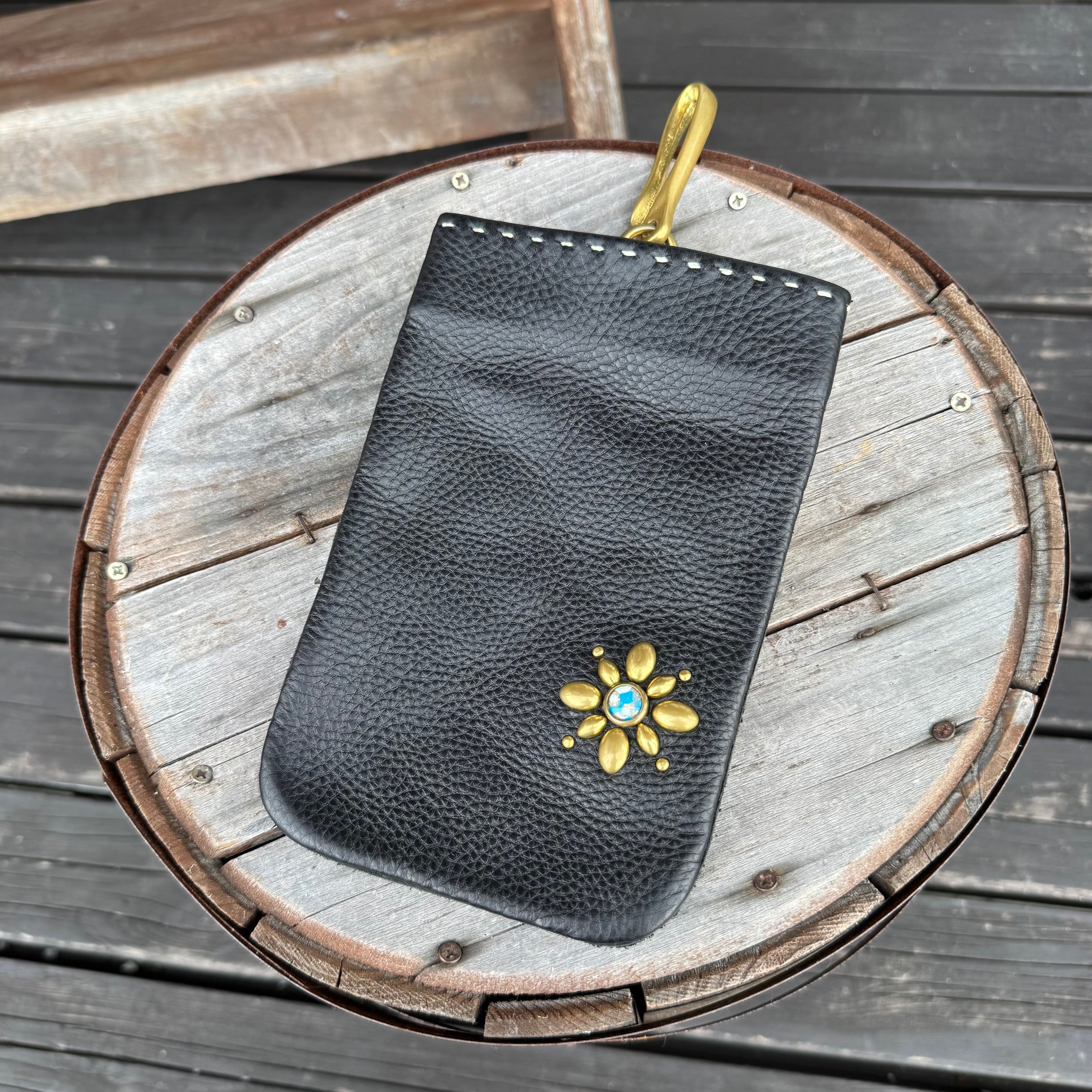WHOLオリジナル スマホポーチ メディスンバッグ カラビナ 本革