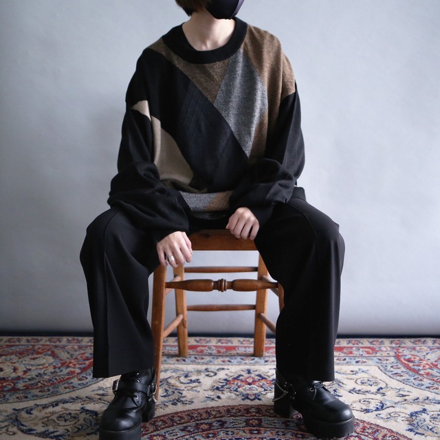 modern coloring diamond panel pattern super over size knit