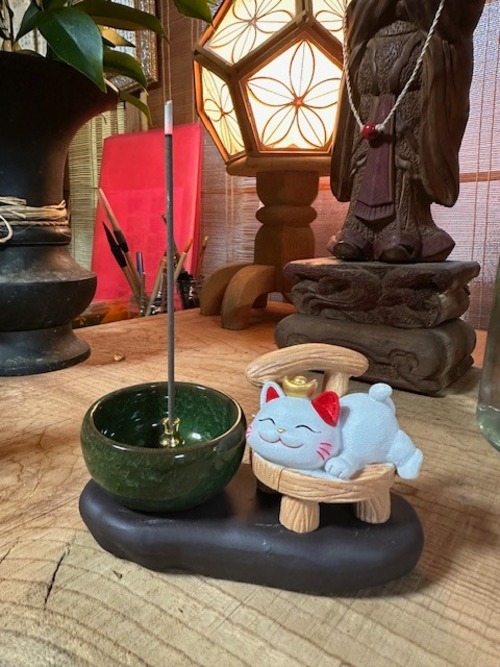 招財猫ニャン香炉①