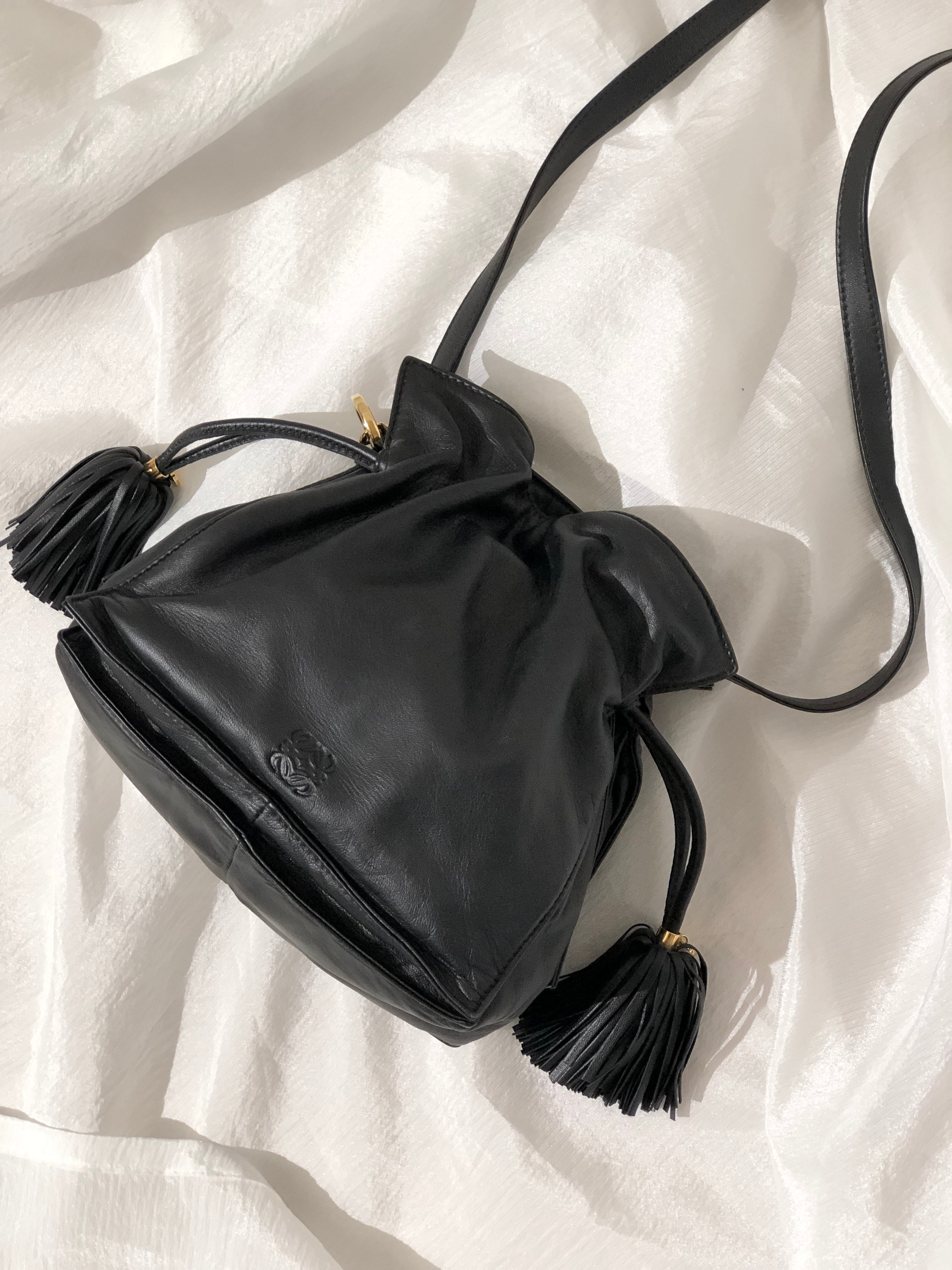 LOEWE ロエベ アナグラム フラメンコ フリンジ タッセル レザー 巾着 ミニバッグ ショルダーバッグ ブラック vintage ヴィンテージ  オールド 7fxxbw | VintageShop solo powered by BASE