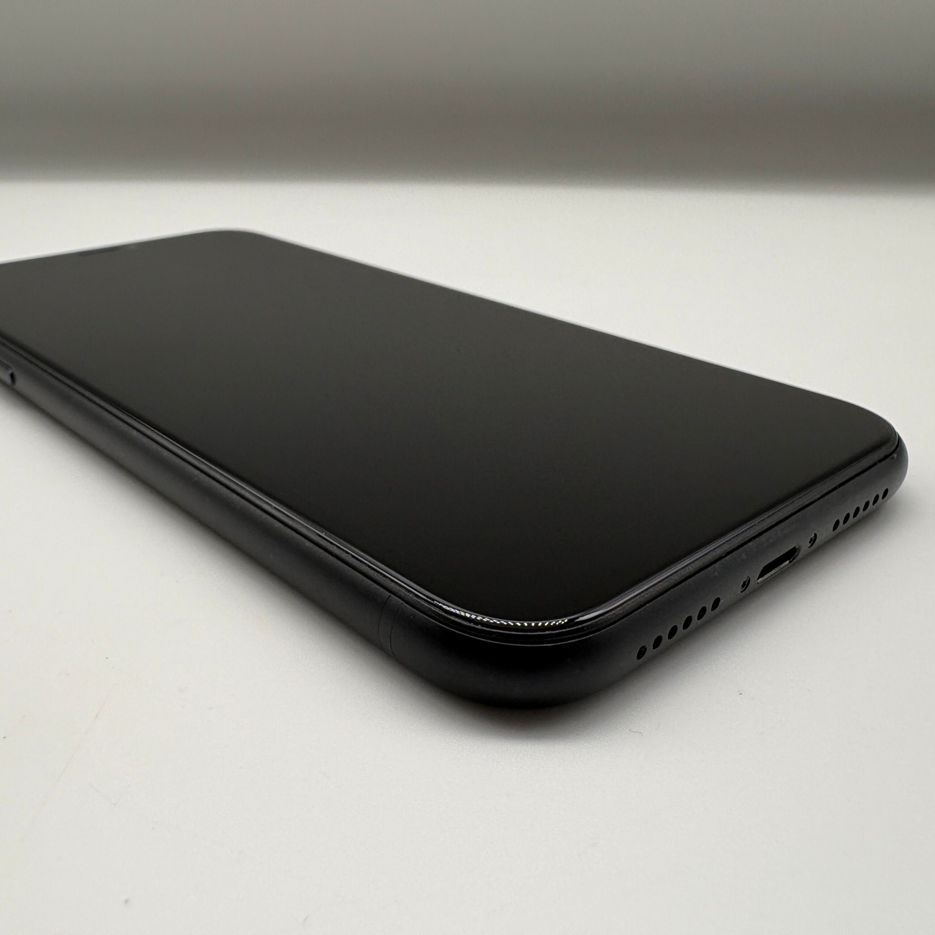 iPhoneXR 128GB ブラック アイフォン本体 SIMフリー SIMロック解除済み