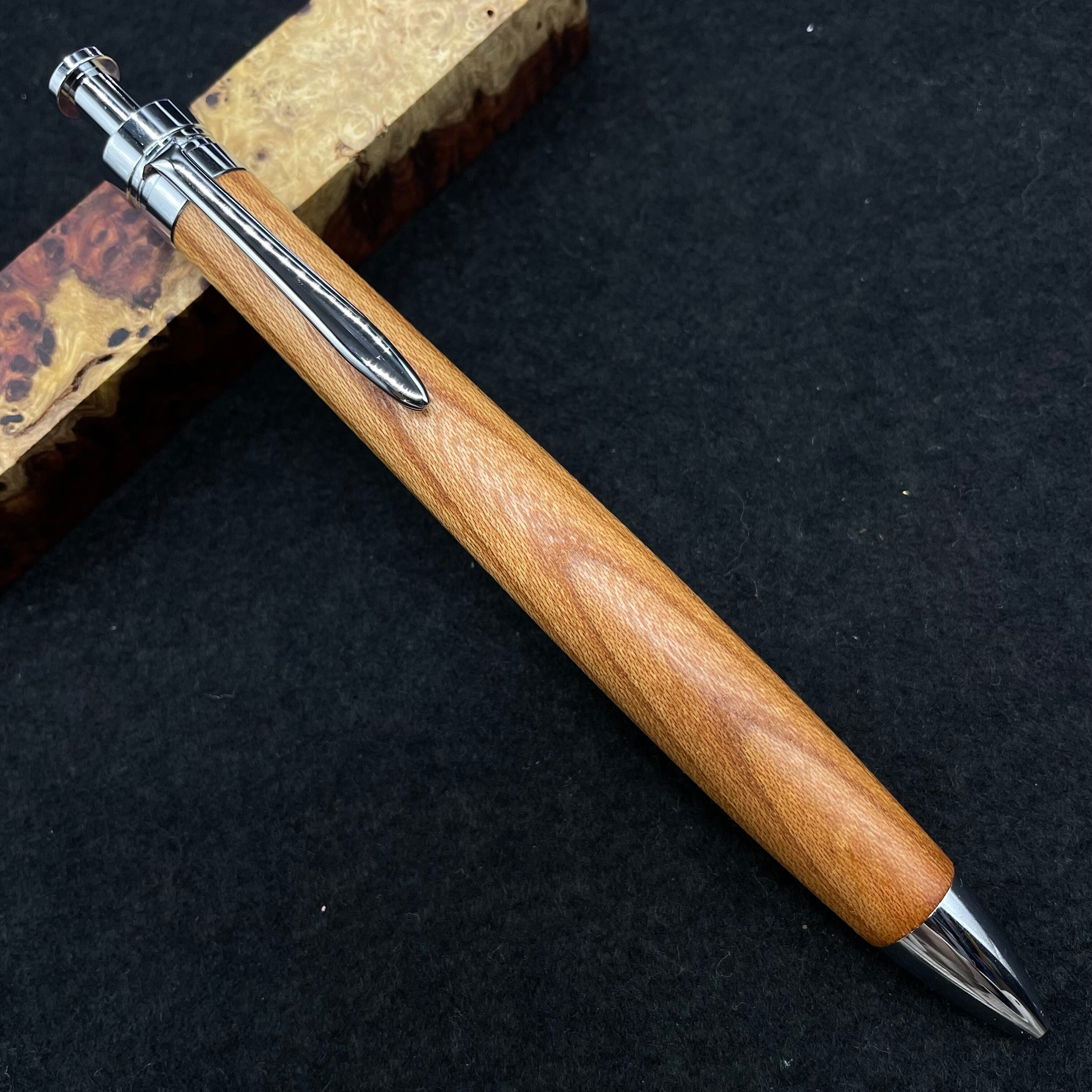 木軸 オレンズ ネロ アカシア瘤杢　｜　木軸ペン 木軸シャーペン ぺんてる 木軸 オレンズ ネロ アカシア瘤杢 ｜ 木軸ペン 木軸シャーペン ぺんてる 木