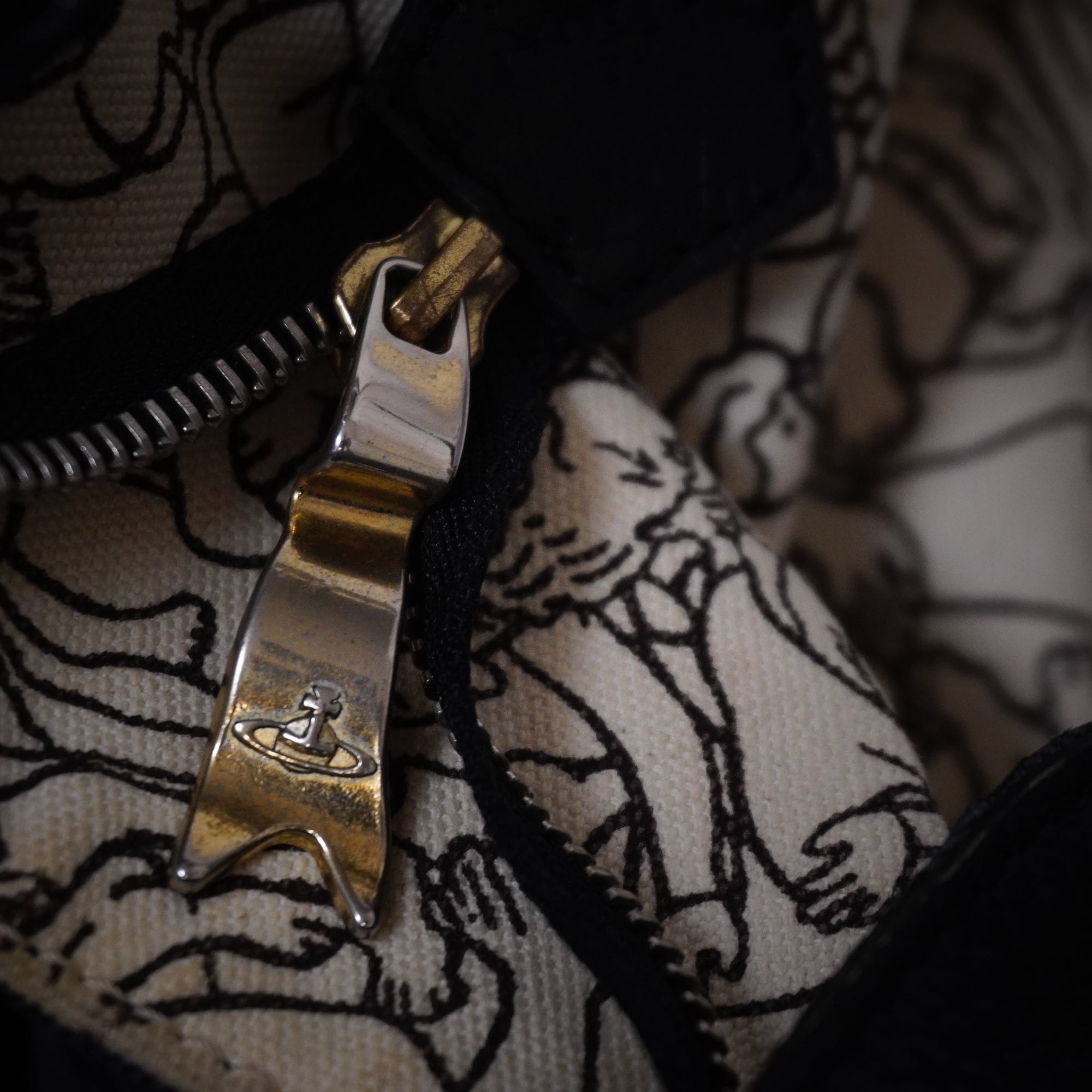 Vivienne Westwood】ヴィヴィアンウエストウッド ヤスミン 天使総柄