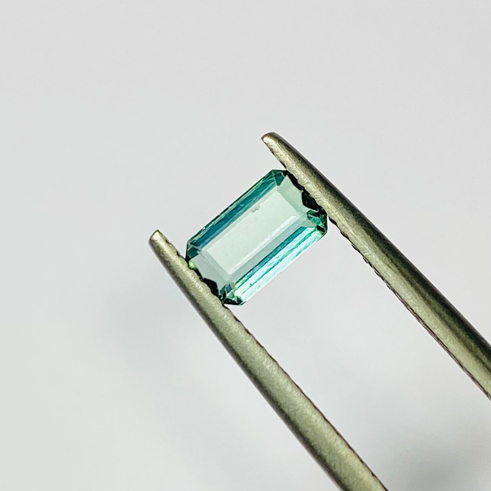 透明どこか高めブルートルマリン