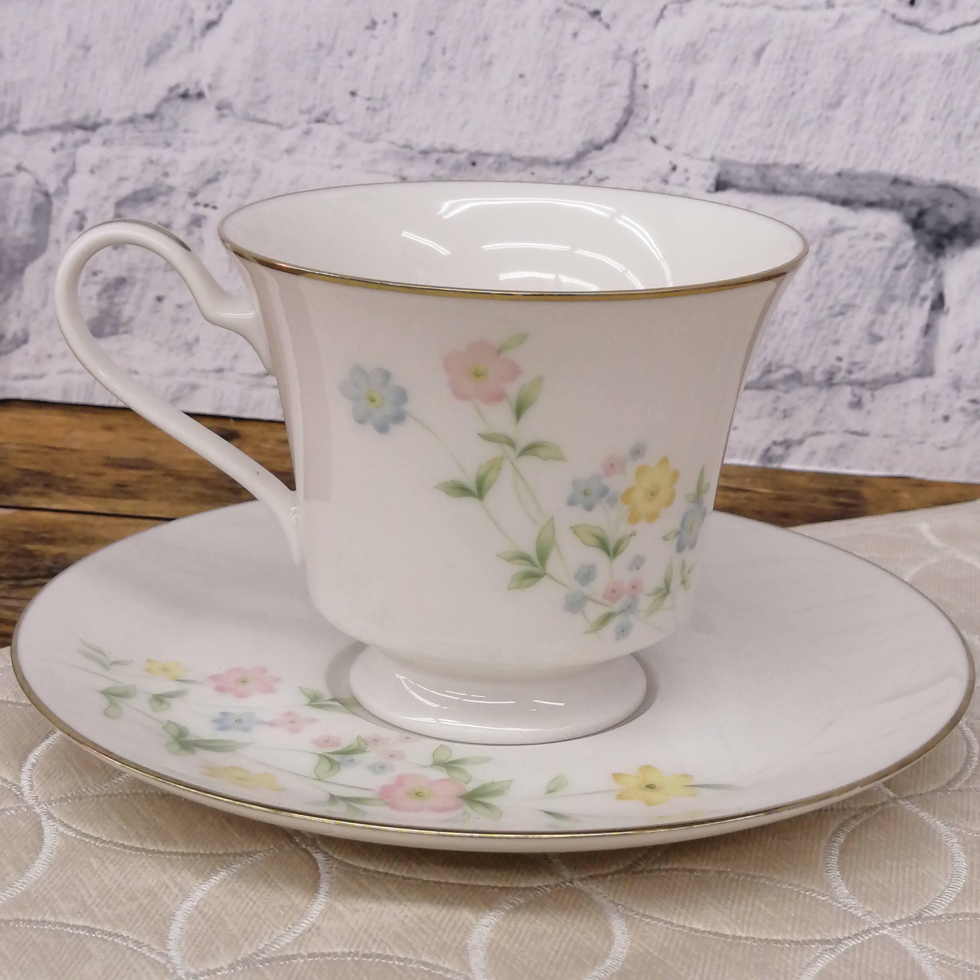 カップ\u0026ソーサー　3客セット Noritake Ivory China