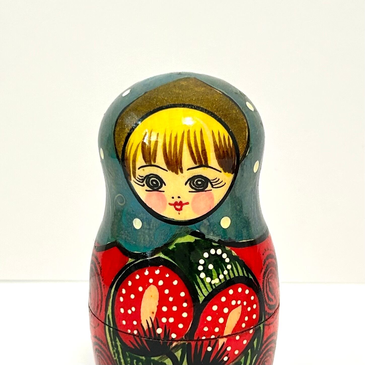 ビテージ いちご マトリョーシカ 9cm 3ピース A ロシア製 マイダン