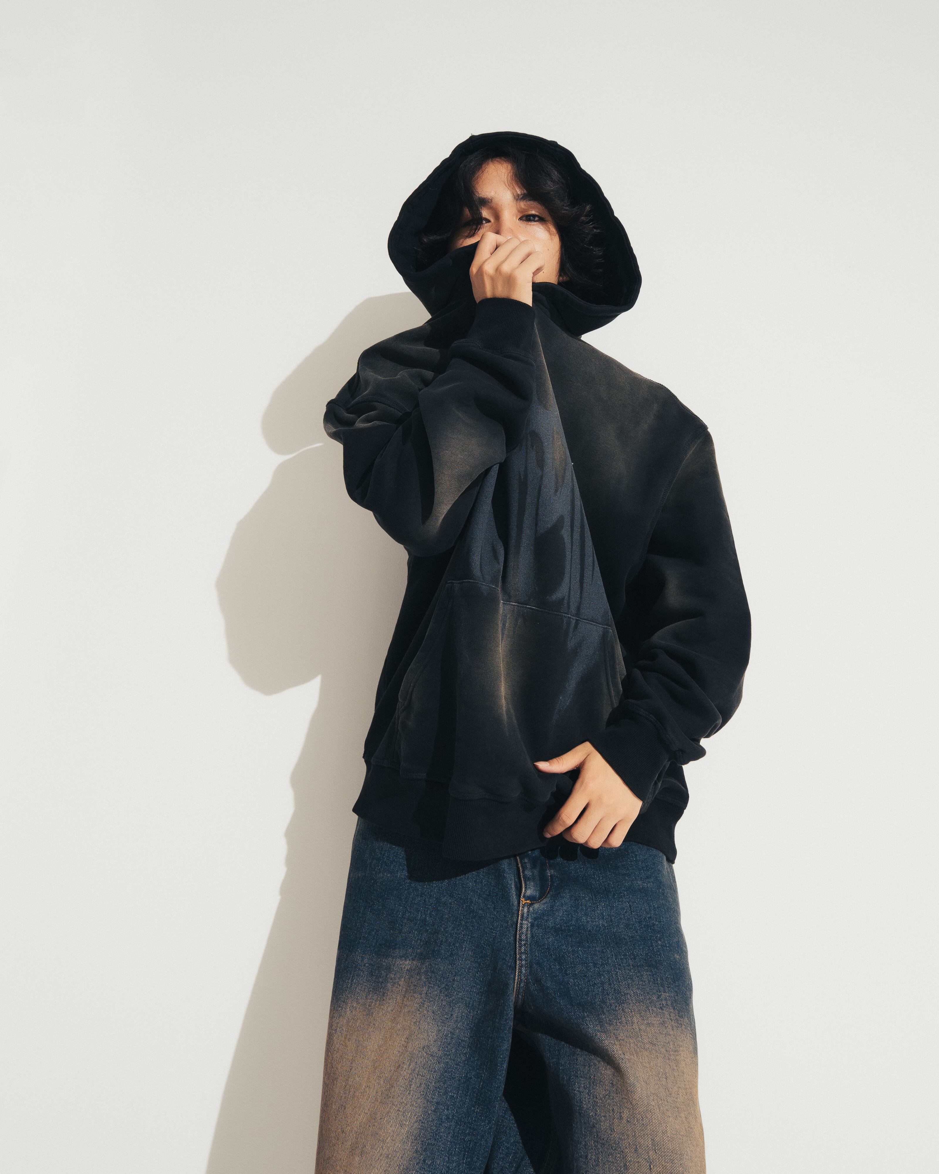 antimid PIGMENT LOGO HOODIE - BLACK